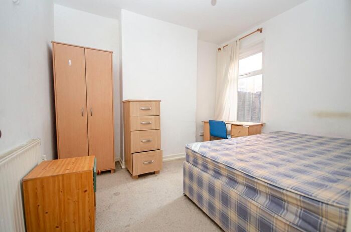 5 Bedroom Terraced House For Sale In Broadlands Road, Southampton, SO17