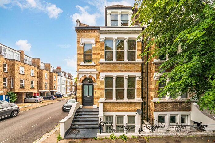 1 Bedroom Flat To Rent In Linden Gardens, Chiswick, W4
