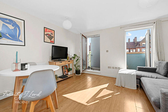 2 Bedroom Flat For Sale In Chatham Place, London, E9