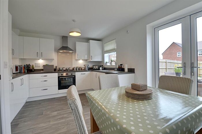 3 Bedroom Property For Sale In Flint Avenue, Havant, PO9