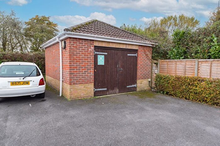 2 Bedroom Flat For Sale In Hambledon Road, Waterlooville, PO7