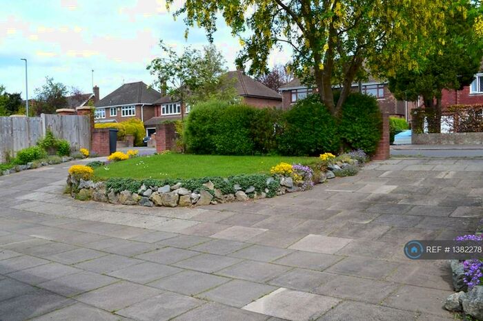 4 Bedroom Detached House To Rent In Old Bedford Road, Luton, LU2