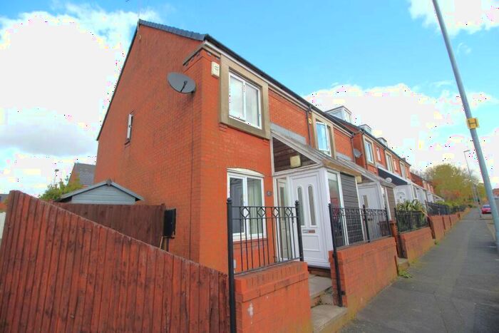 2 Bedroom Semi-Detached House To Rent In Prince Charlie Street, Oldham, OL1