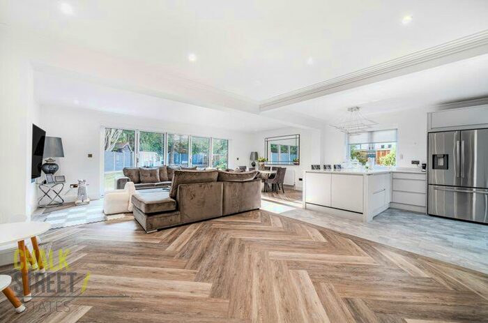 5 Bedroom Detached House To Rent In The Sheilings, Emerson Park, Hornchurch, RM11