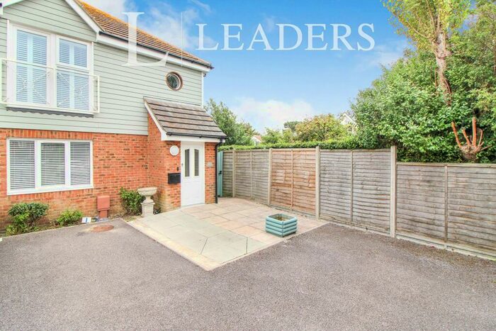 2 Bedroom Apartment To Rent In Coldicott Mews, PO22