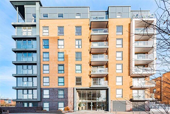 1 Bedroom Apartment To Rent In Skylark House, Drake Way, Reading, RG2