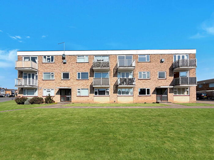 1 Bedroom Flat For Sale In Stanford Hall, Gordon Road, Corringham, SS17