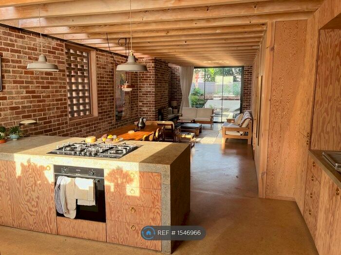 1 Bedroom End Of Terrace House To Rent In Claude Road, London, E10