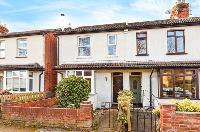3 Bedroom End Of Terrace House For Sale In South Road, Horsell, GU21