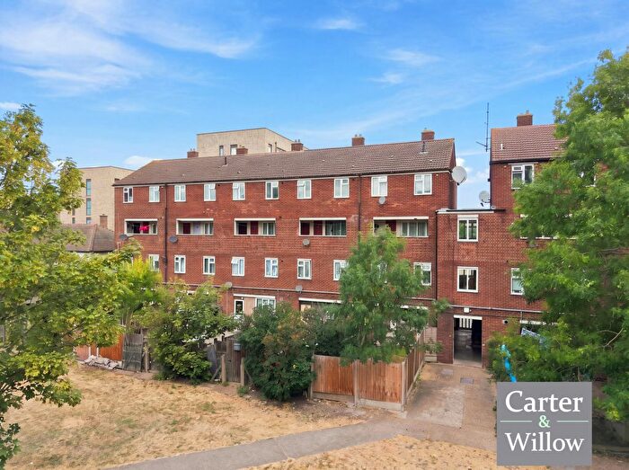 2 Bedroom Flat For Sale In Roxwell Road, Barking, IG11