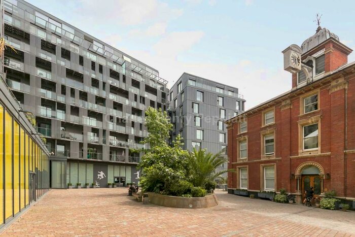 Garage / Parking To Rent In Brewhouse Yard, Clerkenwell, EC1V