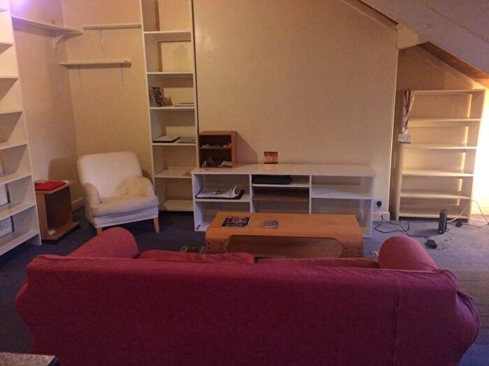 1 Bedroom Flat To Rent In Blenheim Terrace, Leeds, LS2