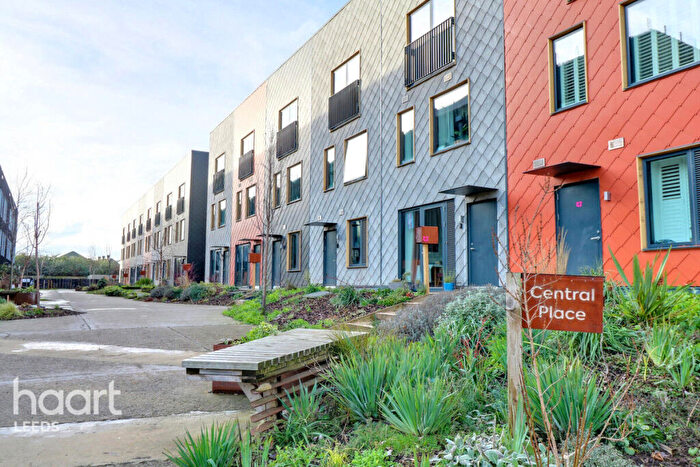 4 Bedroom Town House For Sale In Central Place, Leeds, LS10