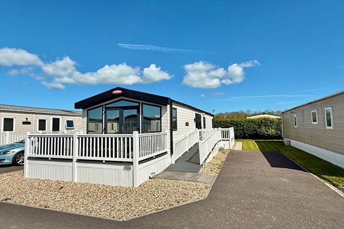 2 Bedroom Park Home For Sale In Edithmead, Highbridge - Month Licence, TA9