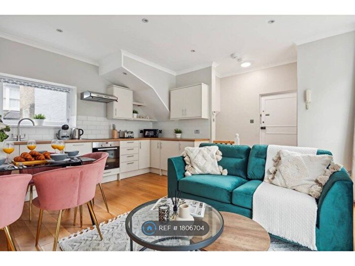 2 Bedroom Maisonette To Rent In Charlwood Street, London, SW1V