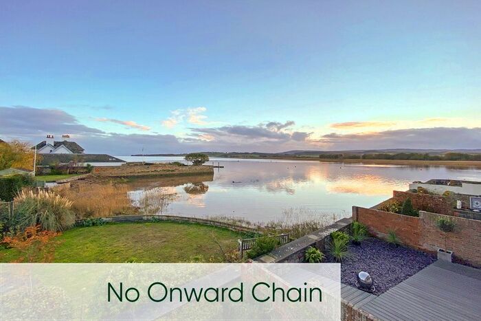 2 Bedroom Flat For Sale In Strand Court, Topsham, Exeter, EX3