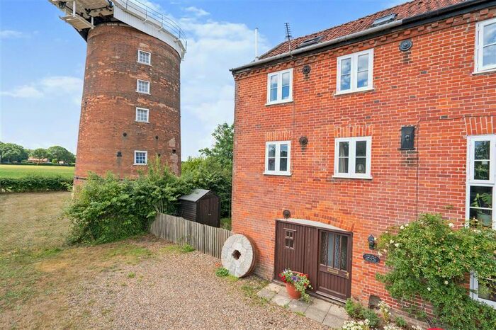 3 Bedroom Character Property To Rent In Mill Road, Old Buckenham, Attleborough, NR17