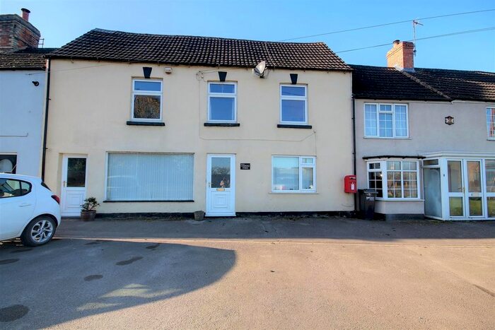 4 Bedroom Terraced House For Sale In Cambridge, Gloucester GL2