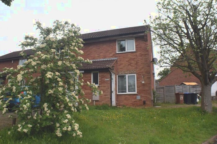 2 Bedroom End Of Terrace House To Rent In Verwood Close, Northampton, NN3