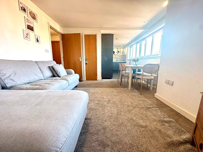 2 Bedroom Flat For Sale In Waterloo Road, Bristol, BS2