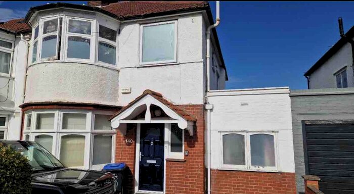 4 Bedroom Semi-Detached House To Rent In Ellesmere Road, London, NW10
