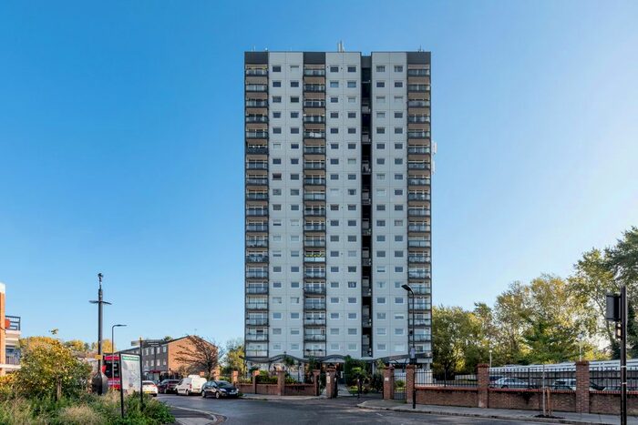 2 Bedroom Flat To Rent In Daubeney Road, En, E5