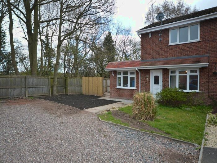 3 Bedroom Semi-Detached House To Rent In Mere Oak Road, Wolverhampton, West Midlands WV6