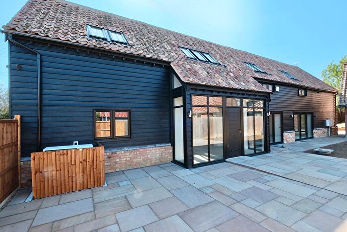 4 Bedroom Detached House For Sale In Station Road, Tilbrook, PE28