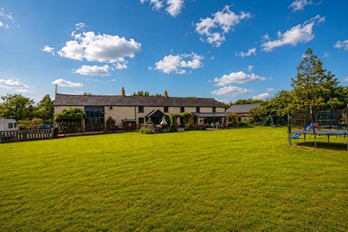 7 Bedroom Detached House For Sale In Hendre Road, St Mellons, Cardiff, CF3
