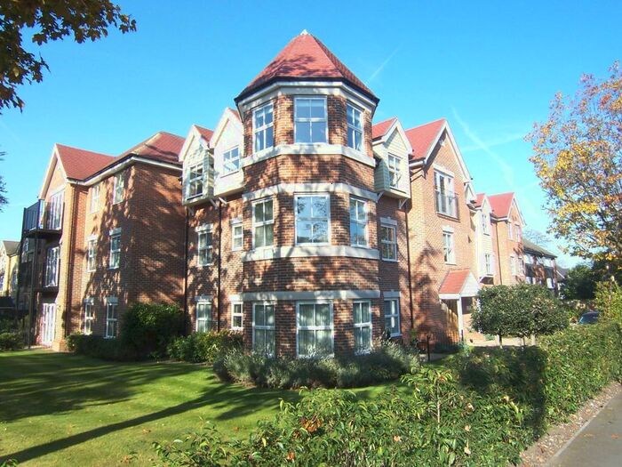 1 Bedroom Flat To Rent In Oak Tree Court, Overton Road, Sutton, SM2