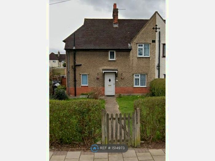 3 Bedroom Semi-Detached House To Rent In Green Way, Bromley, BR2