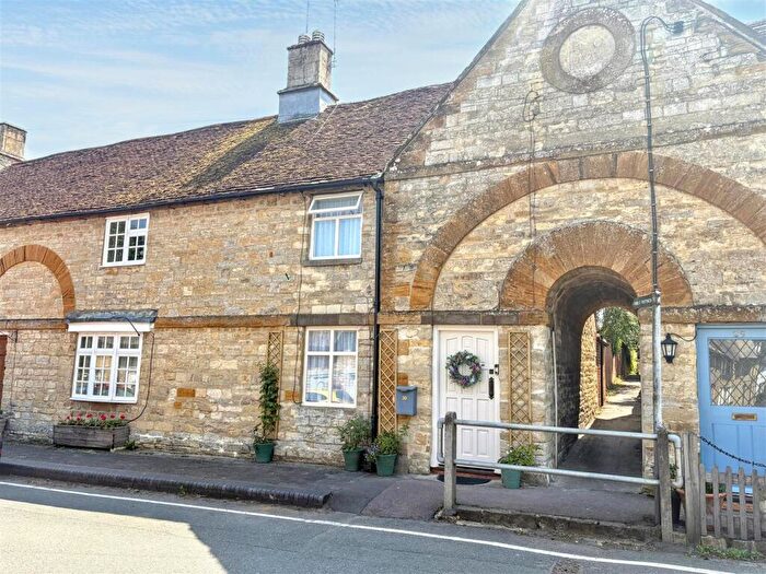 2 Bedroom Cottage For Sale In High Street, Podington, Wellingborough, NN29