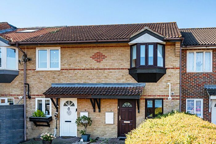 2 Bedroom Terraced House For Sale In Sedgehill Road, London, SE6