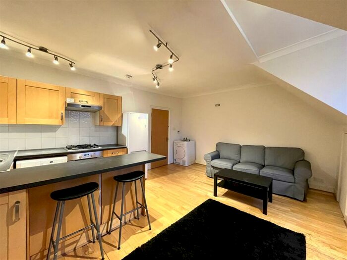 2 Bedroom Flat To Rent In Tottenham Lane, Crouch End, N8