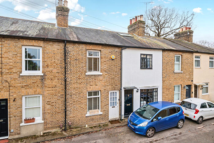 2 Bedroom Terraced House For Sale In Adelaide Place, Weybridge, KT13