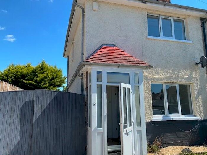 3 Bedroom Semi-Detached House To Rent In Lupin Road, Southampton, Hampshire, SO16