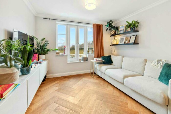 1 Bedroom Flat To Rent In Gloucester Square, Broadway Market, E2