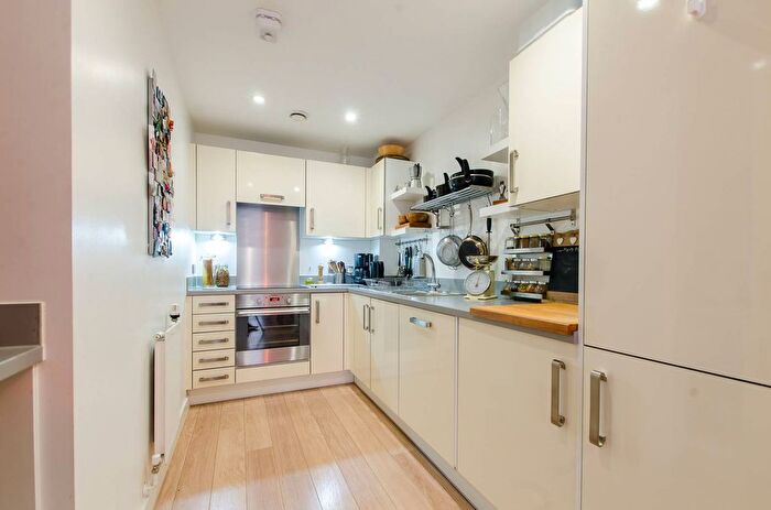 1 Bedroom Flat To Rent In Robsart Street, Brixton, London, SW9