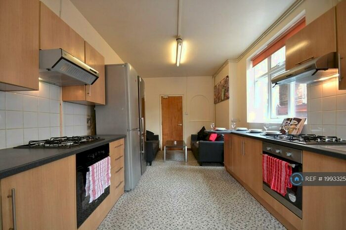 6 Bedroom Terraced House To Rent In Stretton Road, Leicester, LE3