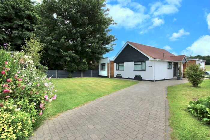 4 Bedroom Bungalow For Sale In Easole Street, Nonington, Dover, CT15