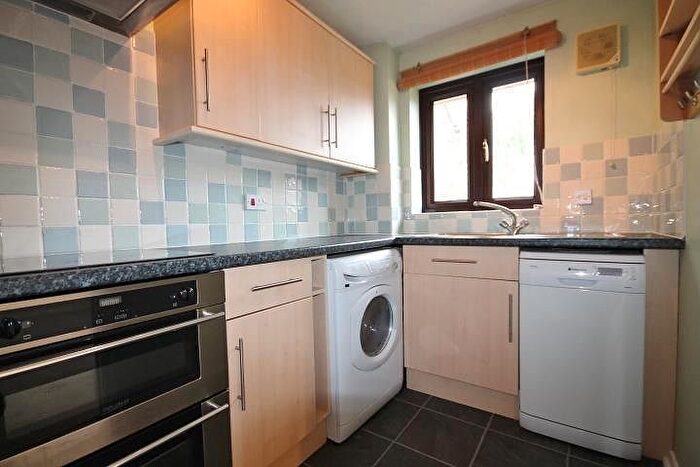 1 Bedroom Flat To Rent In Redford Close, Feltham, Middlesex, TW13