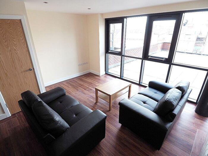 3 Bedroom Flat To Rent In Fitzwilliam Street, Sheffield, S1