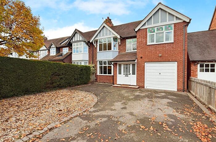 5 Bedroom House For Sale In Banbury Road, Stratford-Upon-Avon, CV37
