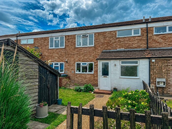 3 Bedroom End Of Terrace House For Sale In Mellor Close, Walton-on-Thames, KT12