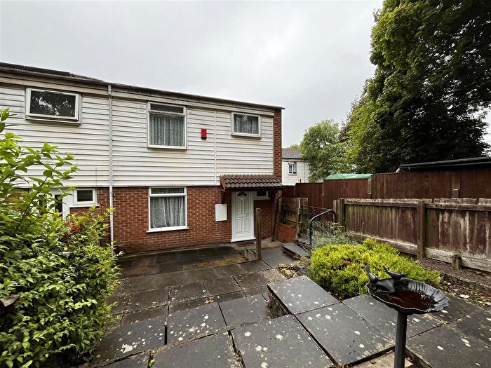 3 Bedroom Semi-Detached House To Rent In Brockenhurst Gardens, Nottingham, NG3