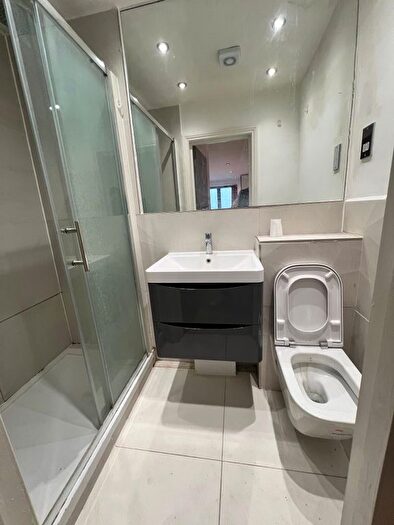 Block Of Flats To Rent In Finchley Road, London, NW11