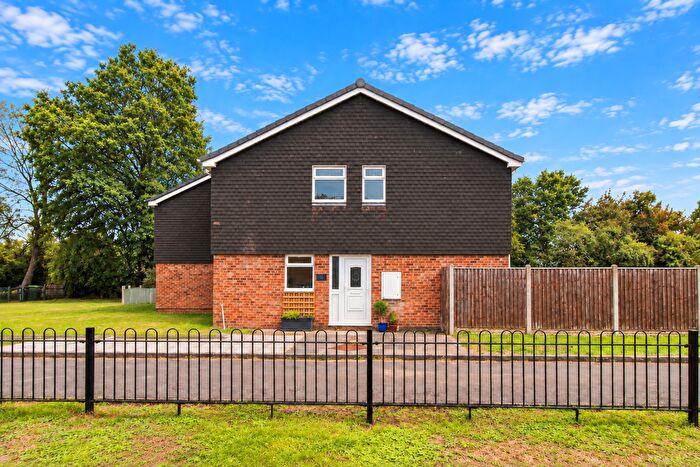 3 Bedroom End Terrace House For Sale In Buckingham Close, Malvern, WR14
