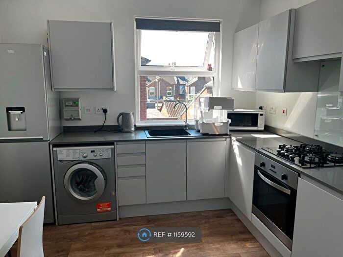 2 Bedroom Flat To Rent In Reginald St, Luton, LU2
