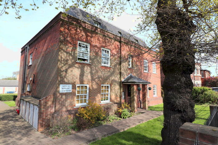 2 Bedroom Apartment To Rent In Shenfield Common, CM15