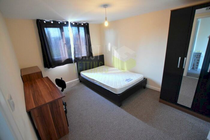 6 Bedroom Terraced House To Rent In Howard Road, Clarendon Park, LE2